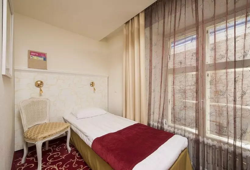 هتل Meriton Old Town Garden