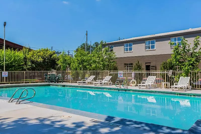 Otel Quality Inn Atlanta Northeast I85