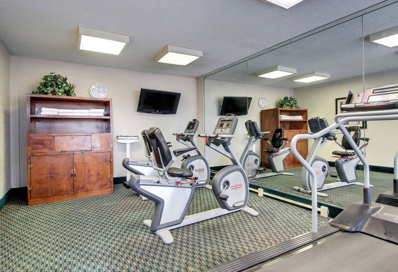 فندق Vicksburg Inn & Suites