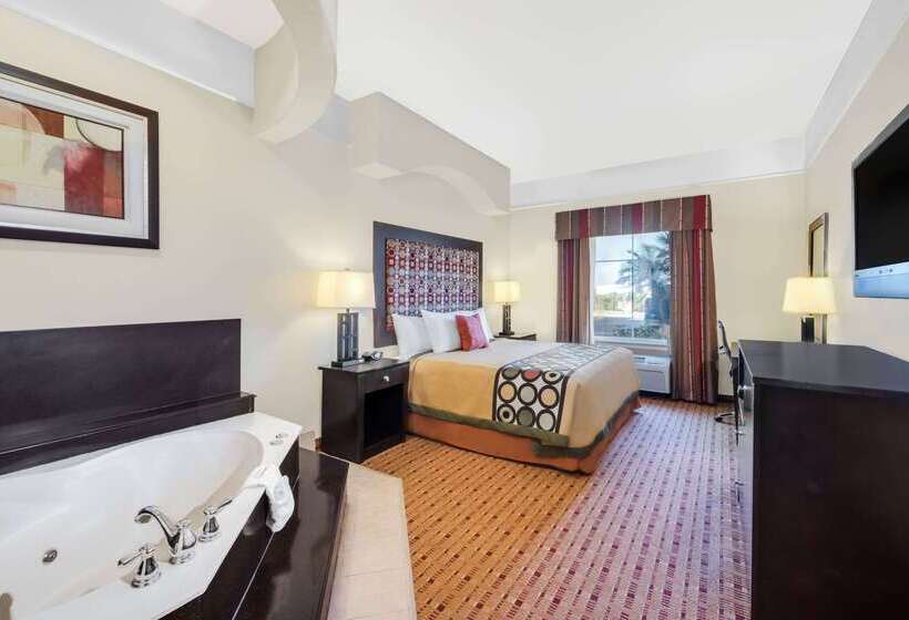 هتل Super 8 By Wyndham Hidalgo At La Plaza Mall & Mcallen Airport