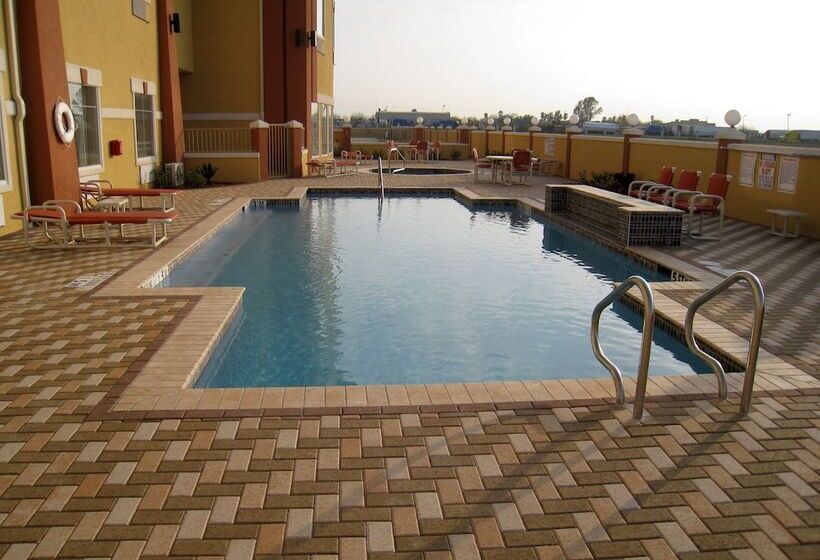 هتل Super 8 By Wyndham Hidalgo At La Plaza Mall & Mcallen Airport