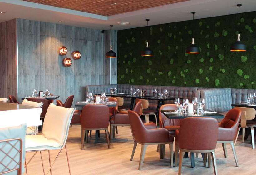 Village Hotel Leeds South