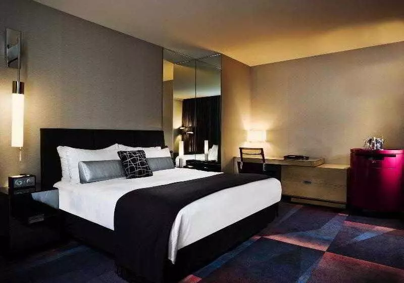 هتل W Minneapolis  The Foshay