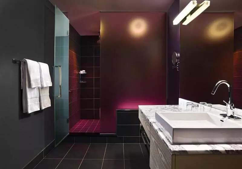 هتل W Minneapolis  The Foshay