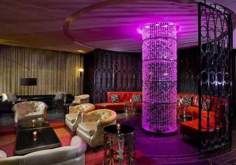 هتل W Minneapolis  The Foshay