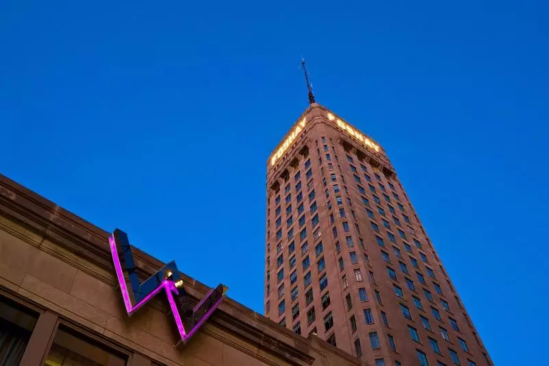 هتل W Minneapolis  The Foshay