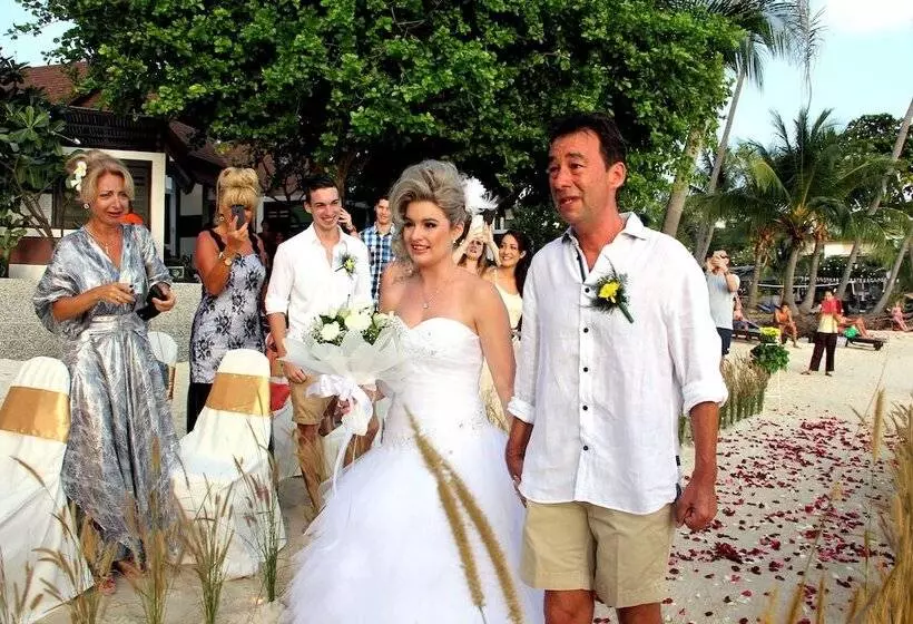 Cocohut Beach Resort & Spa