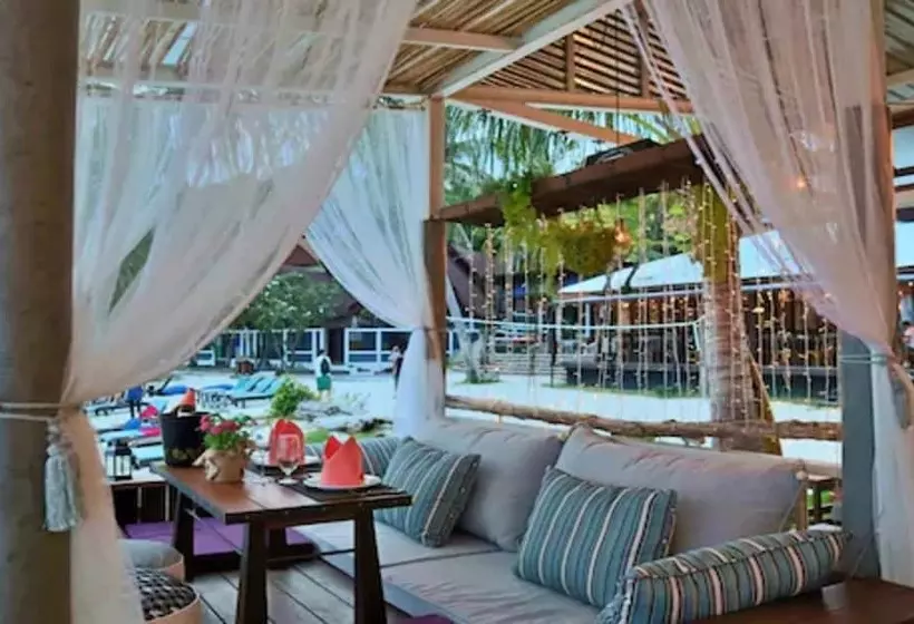 Cocohut Beach Resort & Spa