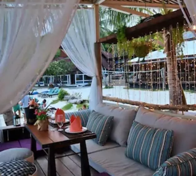 Cocohut Beach Resort & Spa