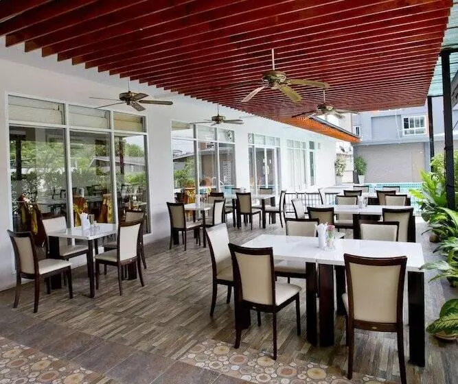 هتل Sinsuvarn Airport Suite