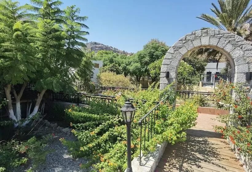 Vlycha Beach Studios & Apartments