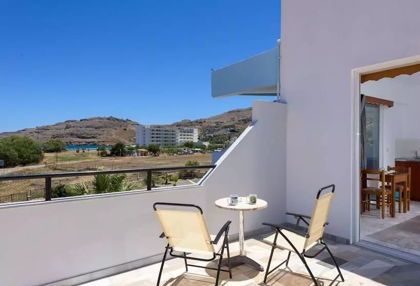 Vlycha Beach Studios & Apartments