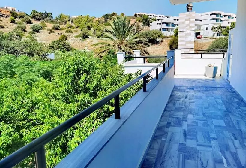 Vlycha Beach Studios & Apartments