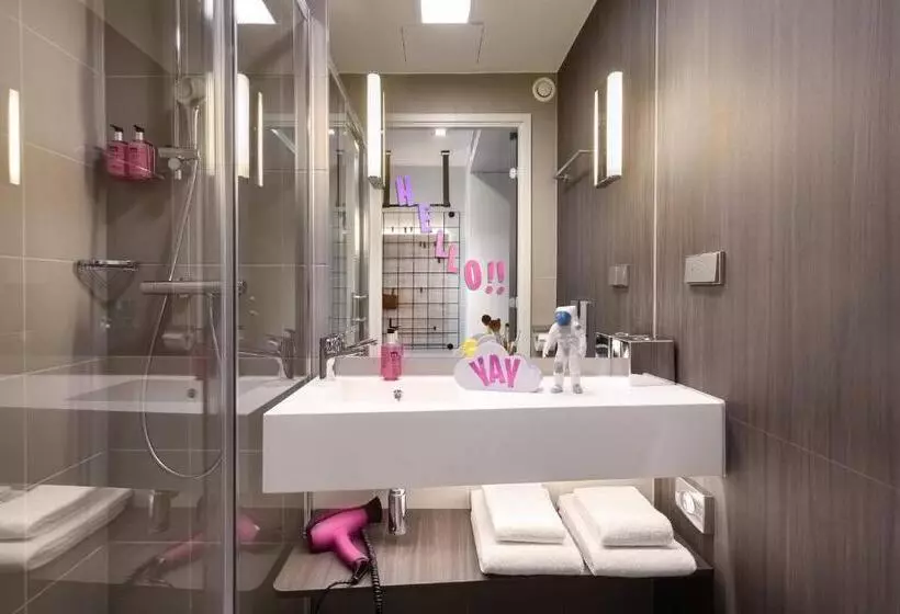 ホテル Moxy Stuttgart Feuerbach