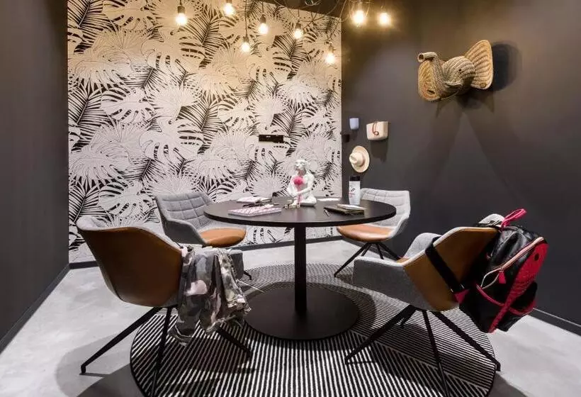 ホテル Moxy Stuttgart Feuerbach