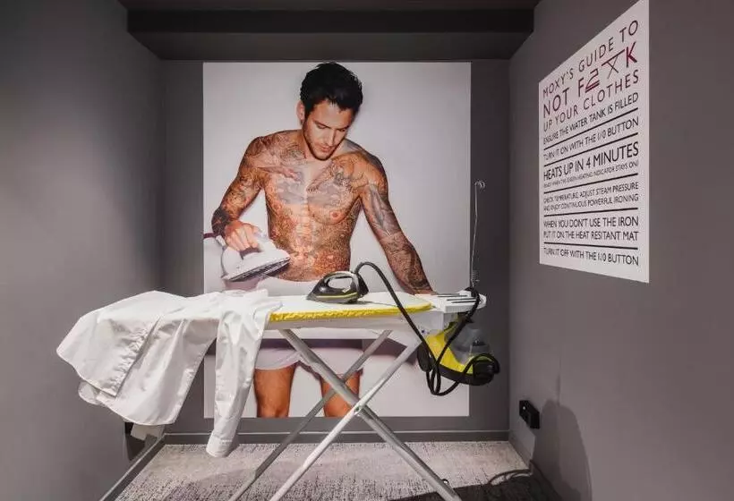 ホテル Moxy Stuttgart Feuerbach