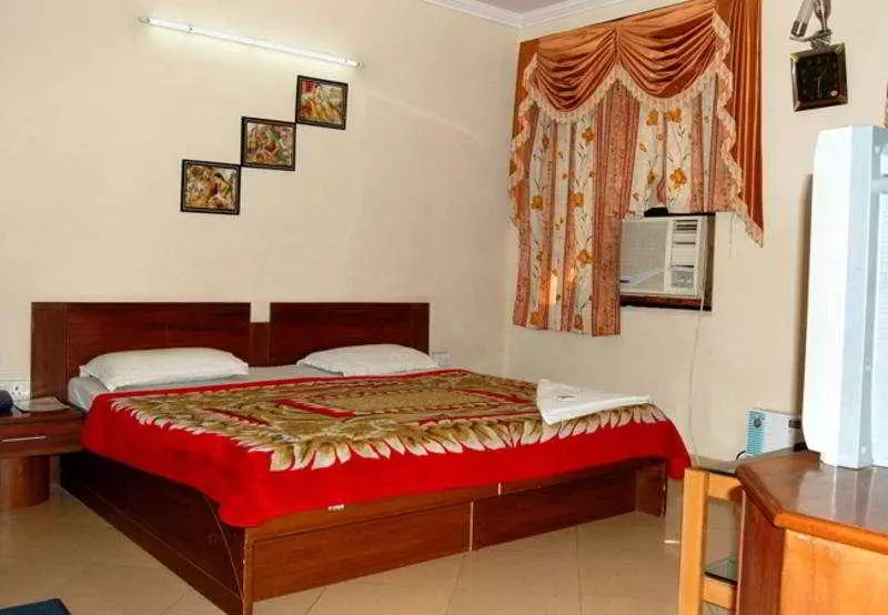 هتل Ambica Deluxe