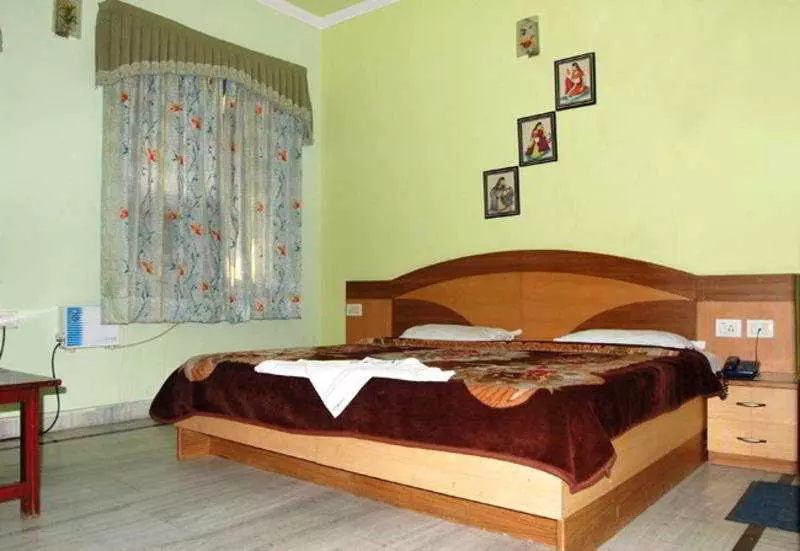 هتل Ambica Deluxe