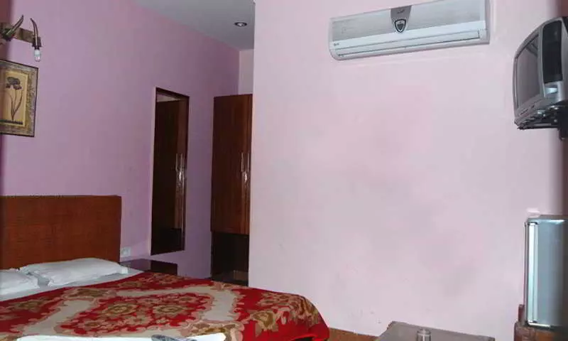 هتل Ambica Deluxe