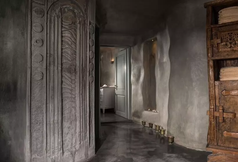 هتل Andronis Luxury Suites