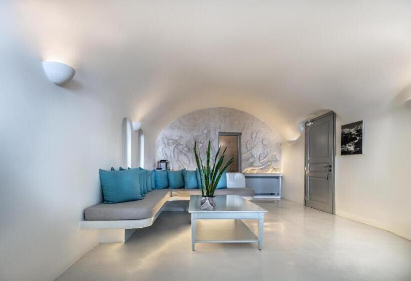 هتل Andronis Luxury Suites