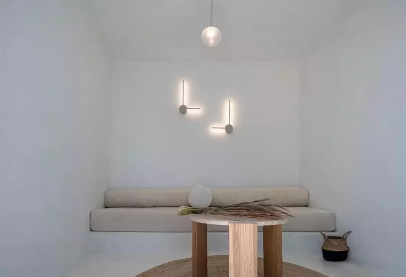 هتل Andronis Luxury Suites