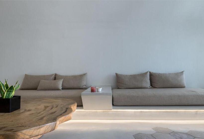 هتل Andronis Luxury Suites