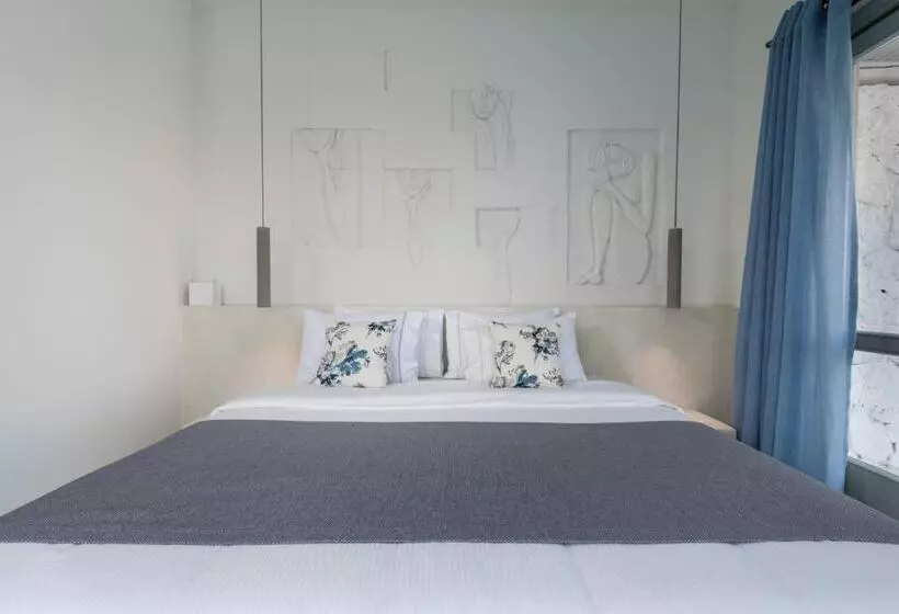 هتل Andronis Luxury Suites