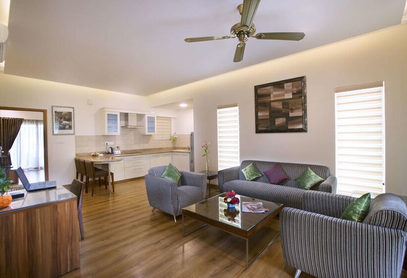 هتل Clarks Exotica Convention, Resort & Spa