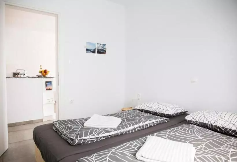 Отель Climbers Village