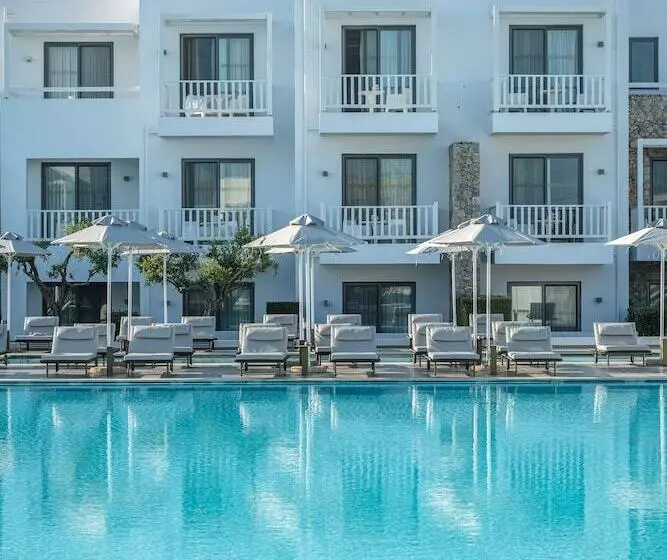 Diamond Deluxe Hotel Adults Only