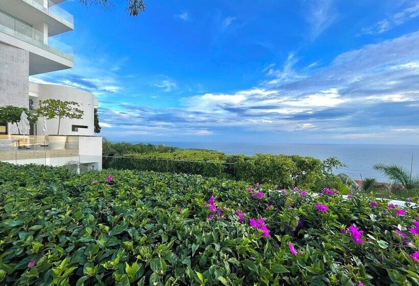 Отель Encanto Acapulco