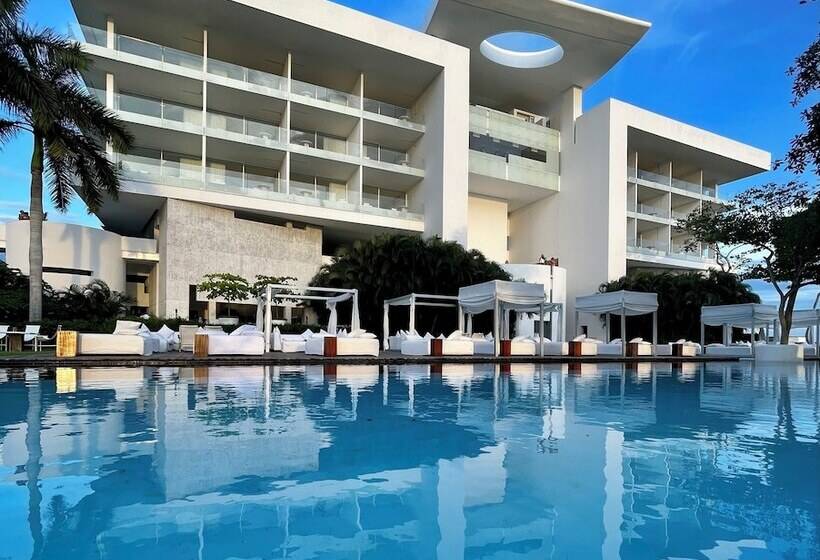 Отель Encanto Acapulco