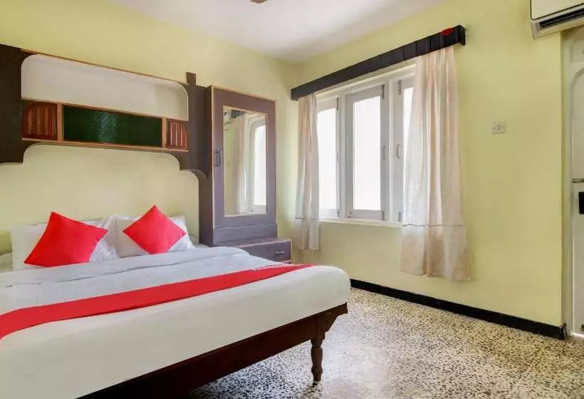 酒店 Gaffinos Beach Resort