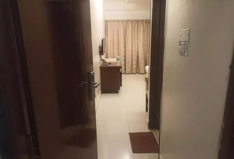 هتل Golden Residency, Gandhi Nagar Bangalore