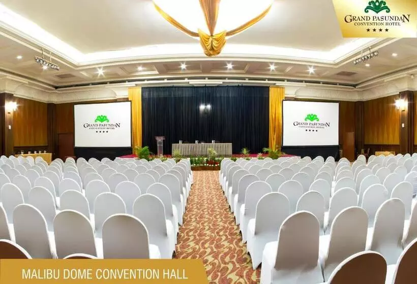 Отель Grand Pasundan Convention