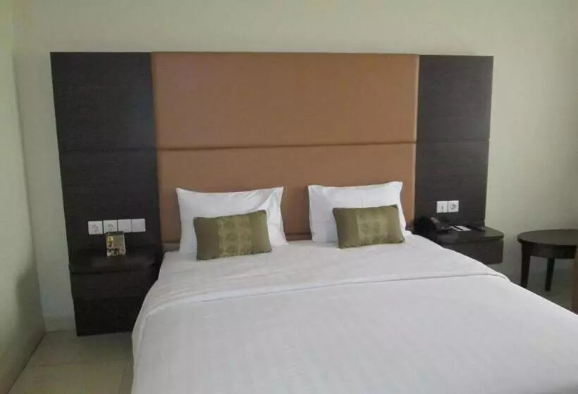 Отель Grand Pasundan Convention