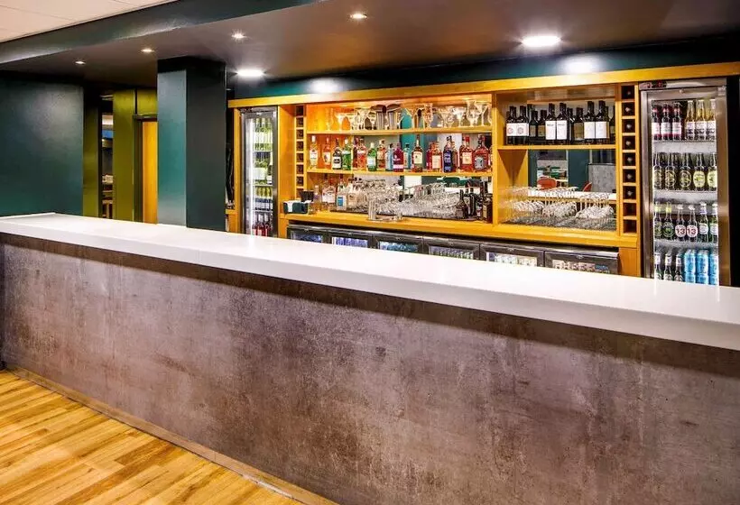 Отель Travelodge Heathrow Terminal 5