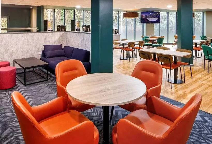 Отель Travelodge Heathrow Terminal 5