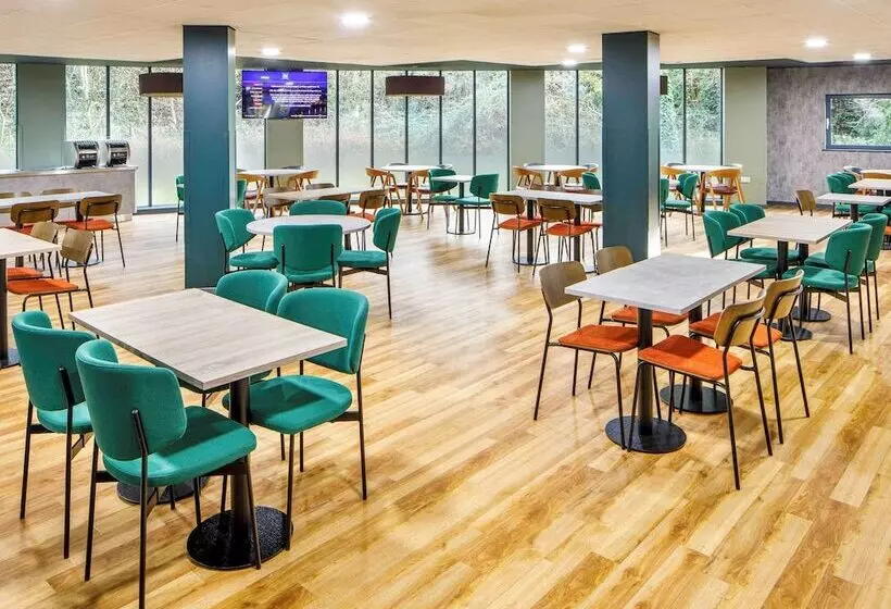 Отель Travelodge Heathrow Terminal 5