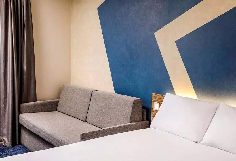 Отель Travelodge Heathrow Terminal 5