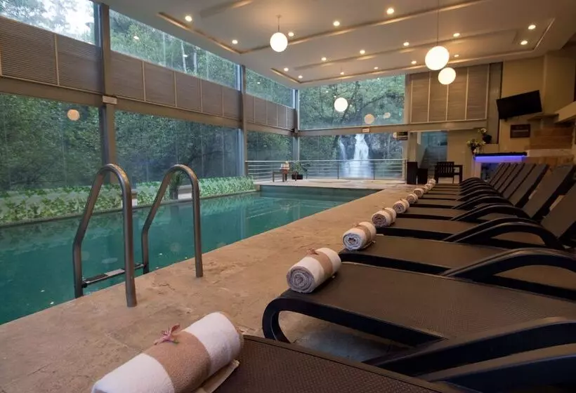 Отель Mision Grand Valle De Bravo