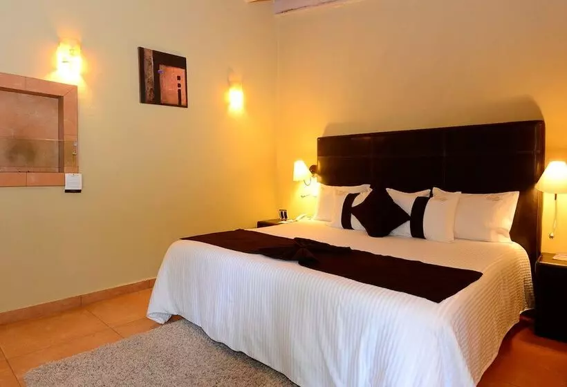 Отель Mision Grand Valle De Bravo