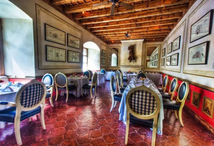 هتل Palacio De Dona Leonor