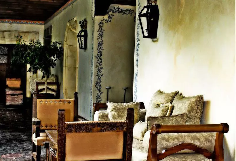 هتل Palacio De Dona Leonor