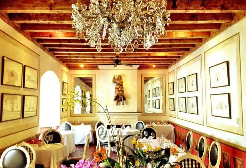 هتل Palacio De Dona Leonor