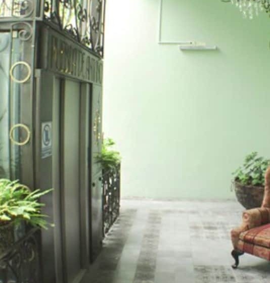 هتل Puebla De Antano