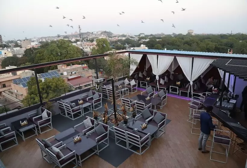 בית מלון כפרי Residency Palace