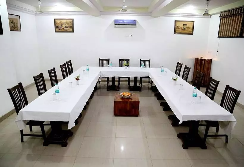 בית מלון כפרי Residency Palace