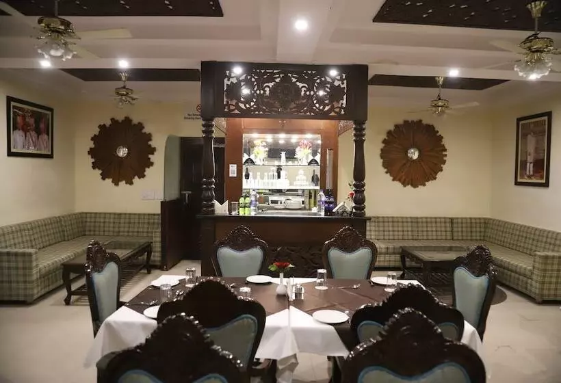 בית מלון כפרי Residency Palace